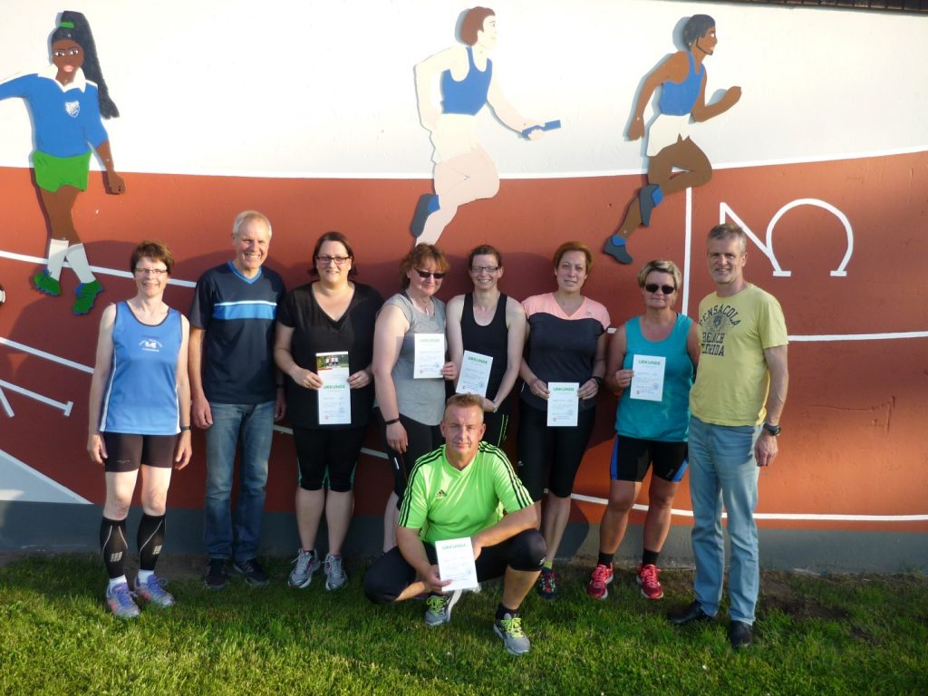 v. links Irmgard Grote, Werner Rothfeld, Verena Dohr, Monika Wapelhorst, Karina Nienaber, Petra Mandera, Petra Konert, Ekkhard Rump, vorne in grün Stefan Duffe